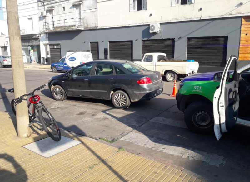 Una ciclista herida tras ser embestida por un automvil